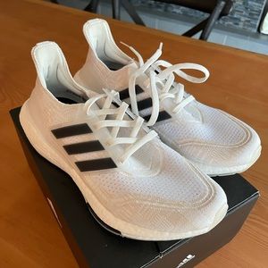 ADIDAS ULTRABOOST 21 PRIMEBLUE WOMENS 8.5